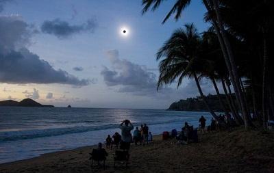 Tips Menikmati Peristiwa Gerhana Matahari